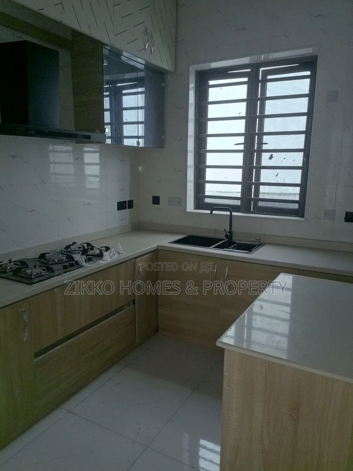 4bdrm Duplex in Ikota for sale