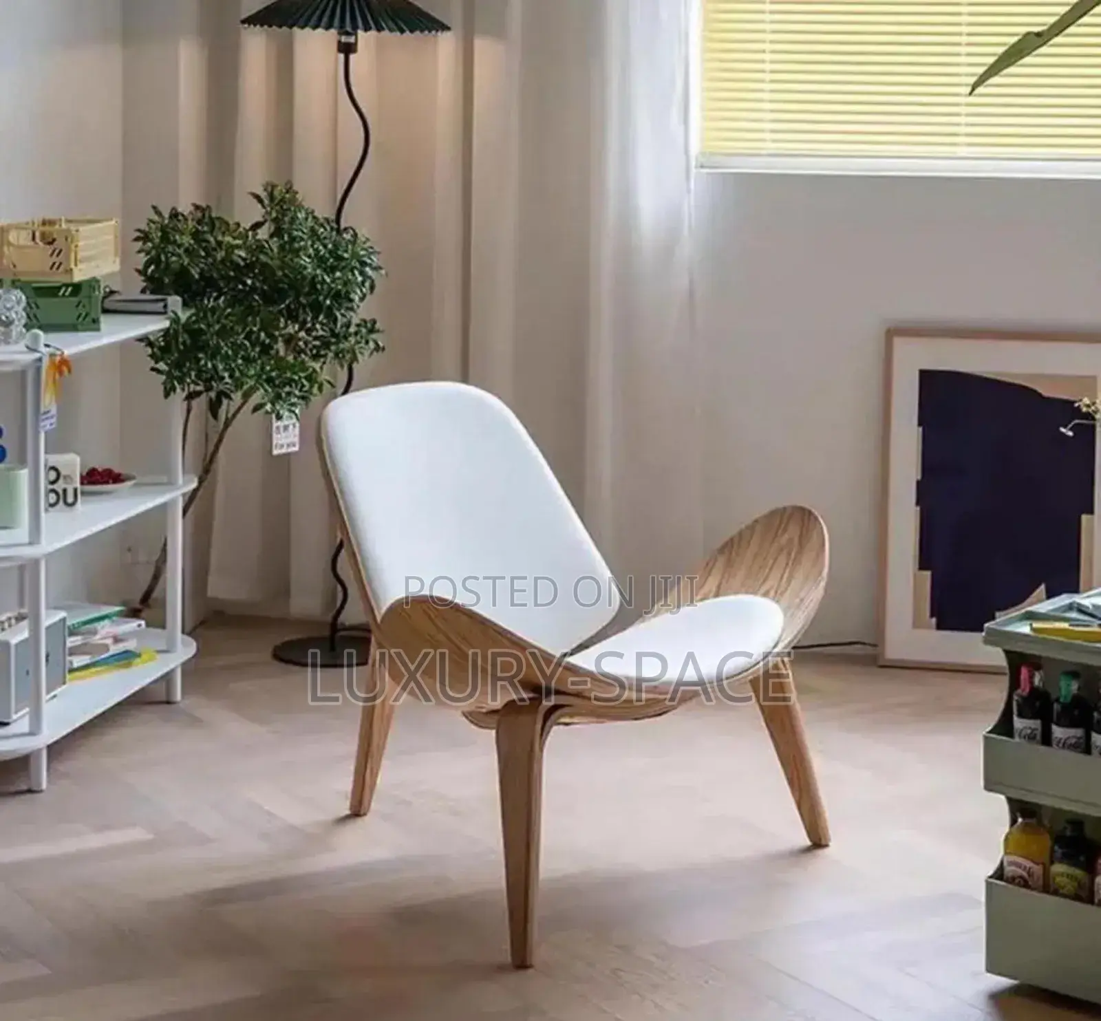 Unique Luxury Wooden Relaxing Chair