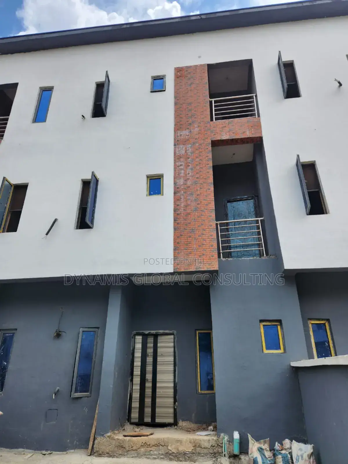 4bdrm Townhouse/Terrace in Magodo Phase 2 Gra for Sale
