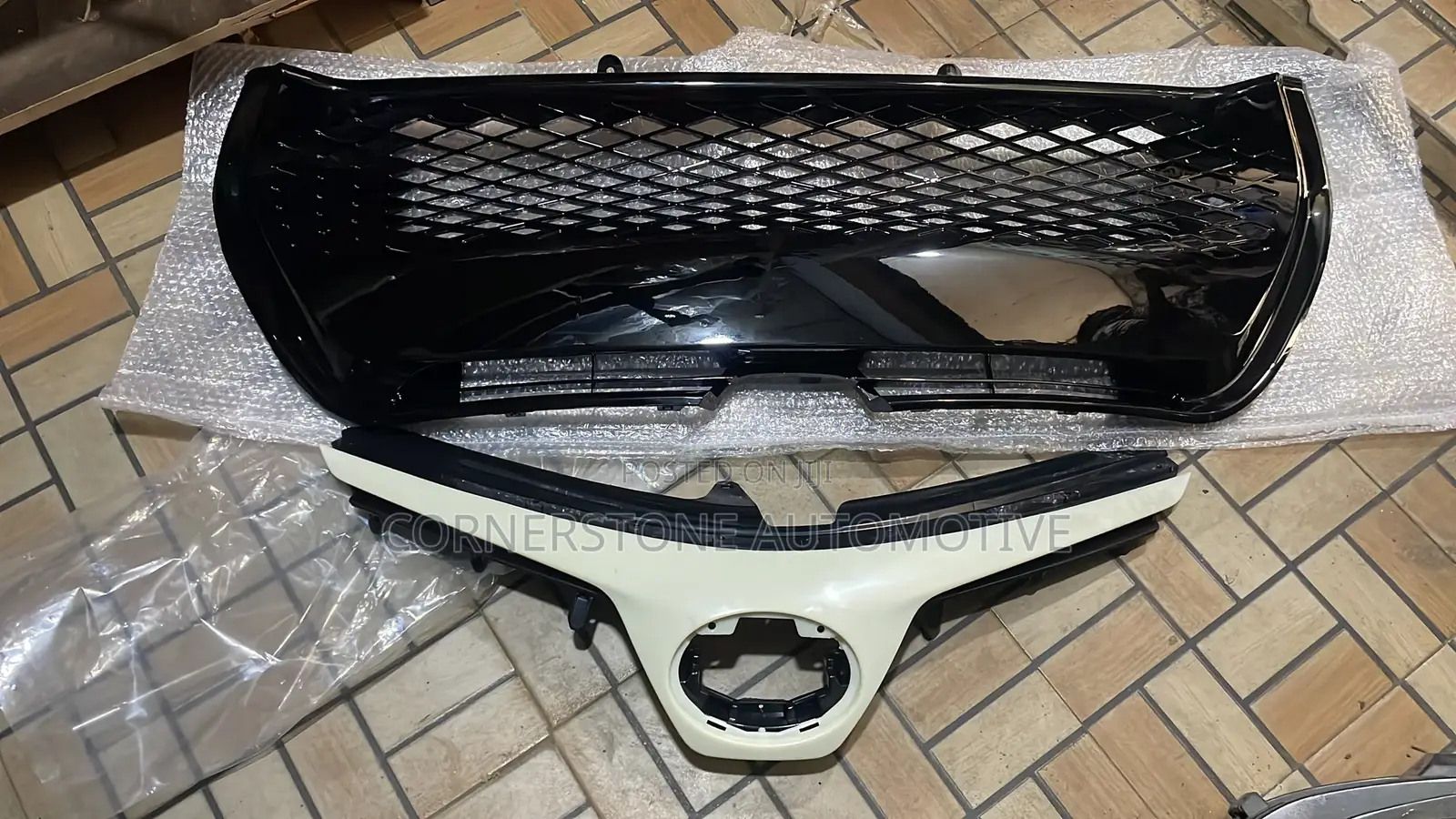 Up and Down Grill Corolla 2018