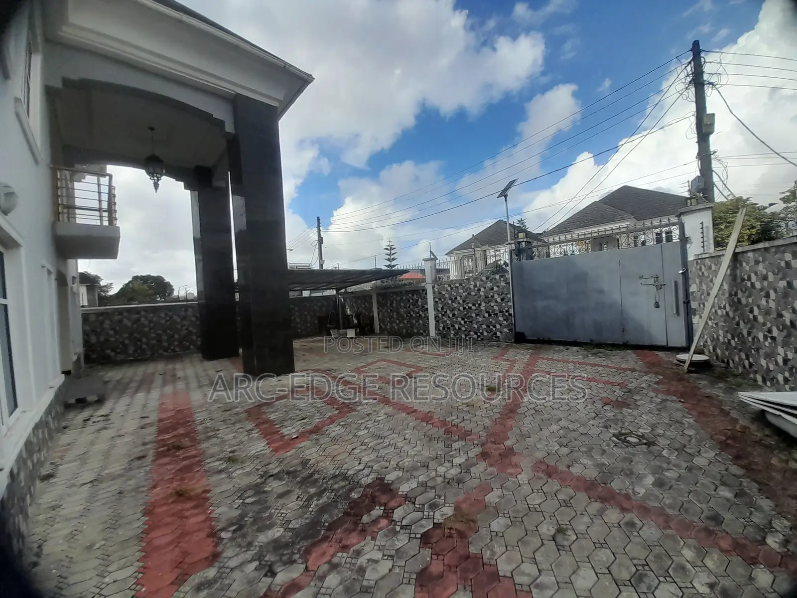 5bdrm Duplex in Apple Junction for sale