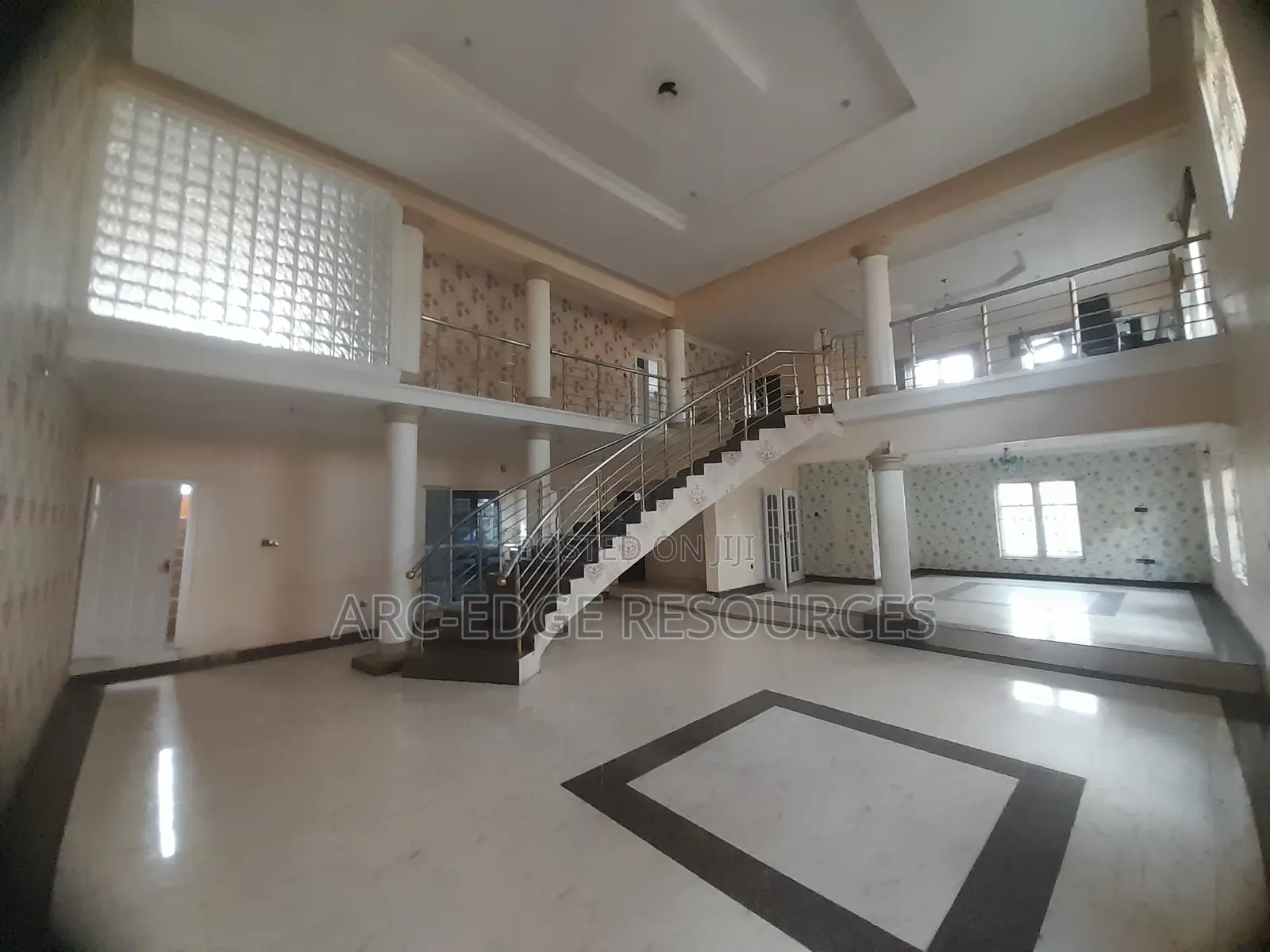 5bdrm Duplex in Apple Junction for sale