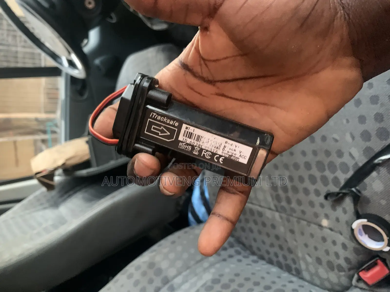 GPS/GSM Durable Vehicle Tracker With Installation