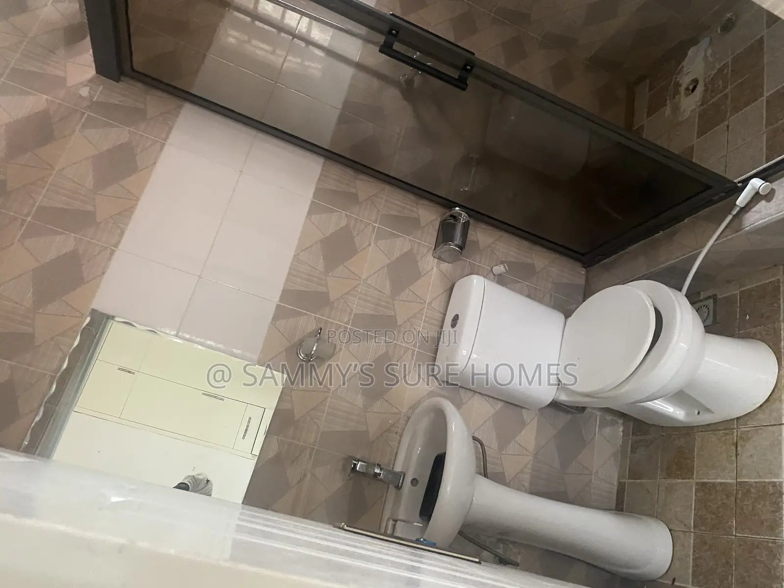 3bdrm Bungalow in Efab Queens Estate, Gwarinpa for rent
