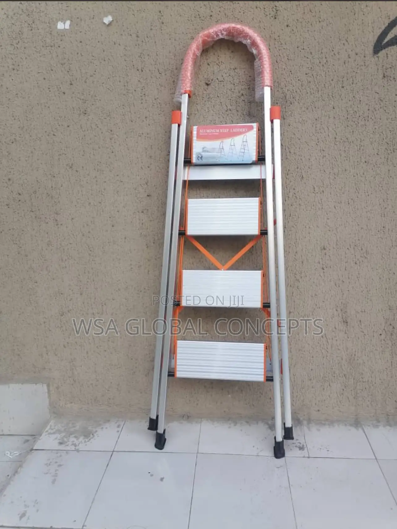4 Steps Aluminum House Ladder