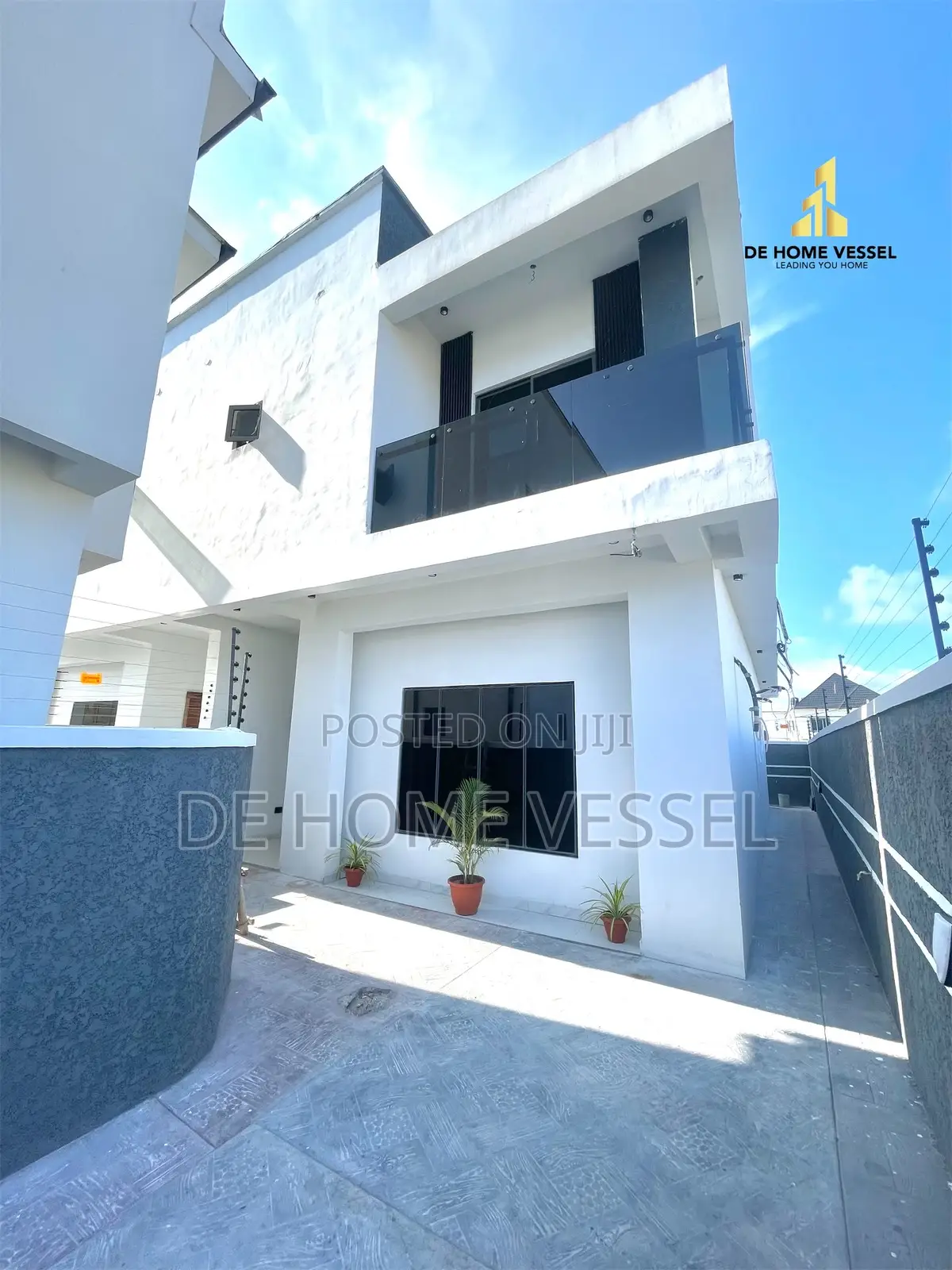 4bdrm Duplex in Ikota for sale