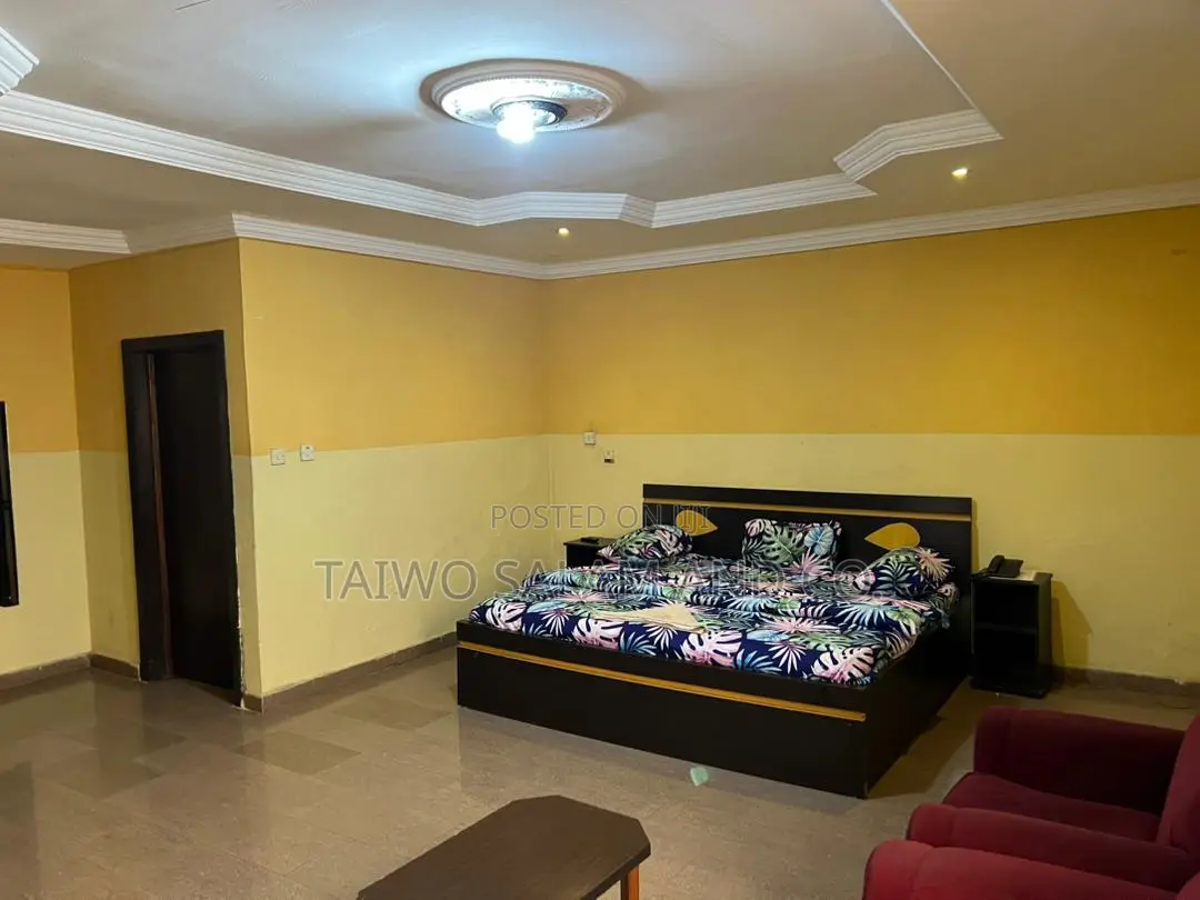 20 Rooms Hotel in Main Jericho