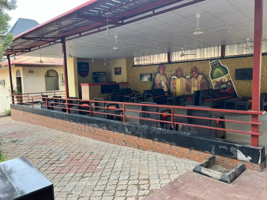 20 Rooms Hotel in Main Jericho