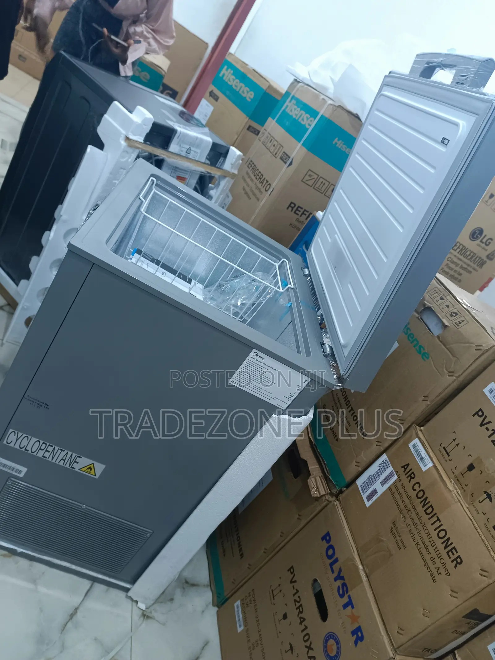 ENERGY EFFICIENT Midea Chest Freezer HS 186CN 150lts