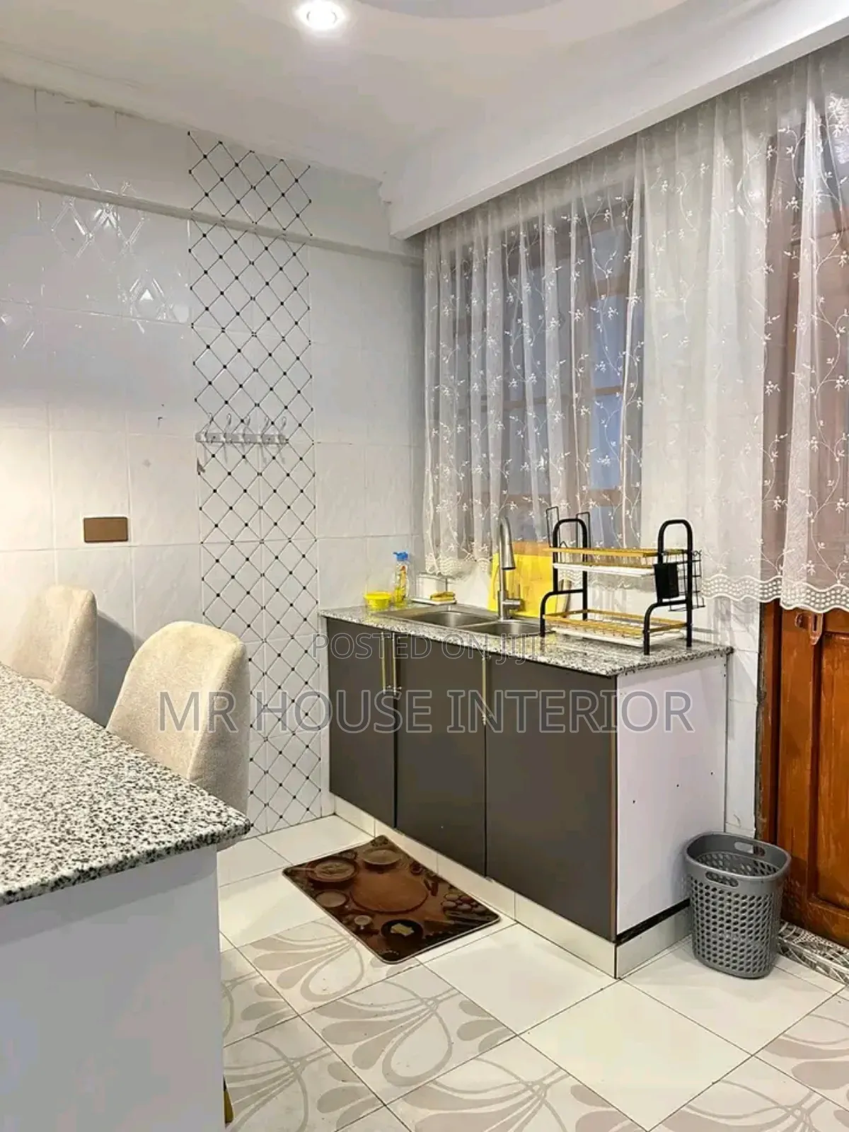 HDF Plywood Wooden Kitchen Cabinet and Marble.