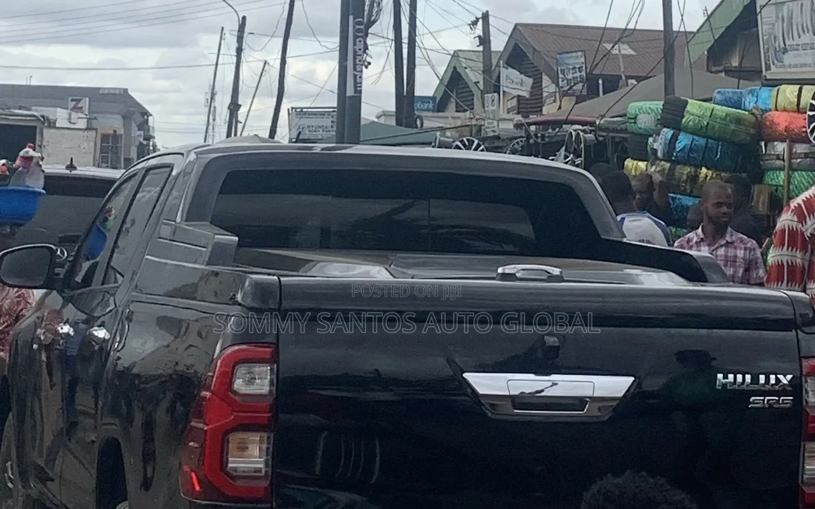 Carry Boy Toyota Hilux Available