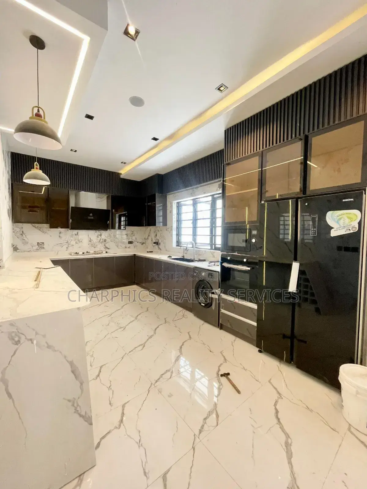 5bdrm Duplex in Lekki Phase 1 for sale