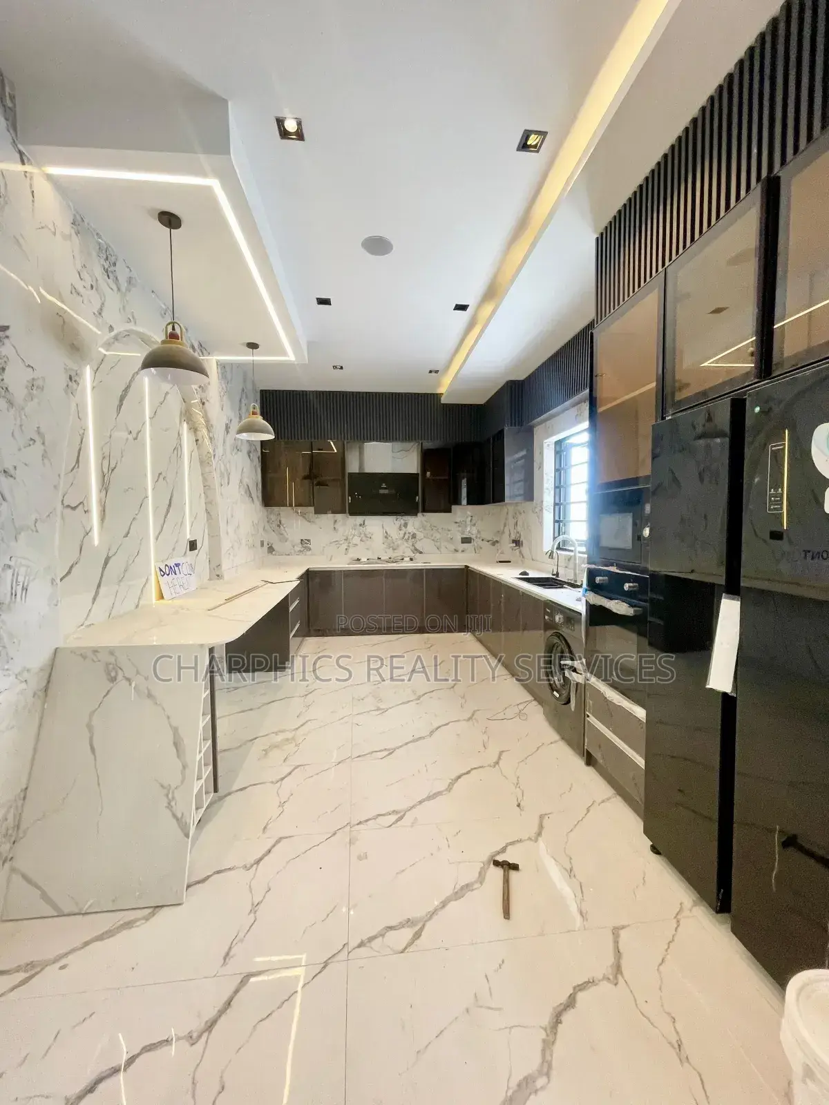 5bdrm Duplex in Lekki Phase 1 for sale