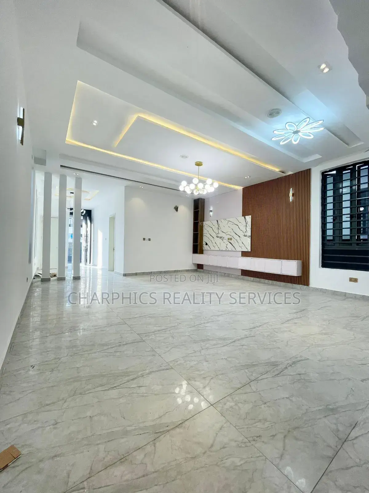 5bdrm Duplex In Osapa London For Sale
