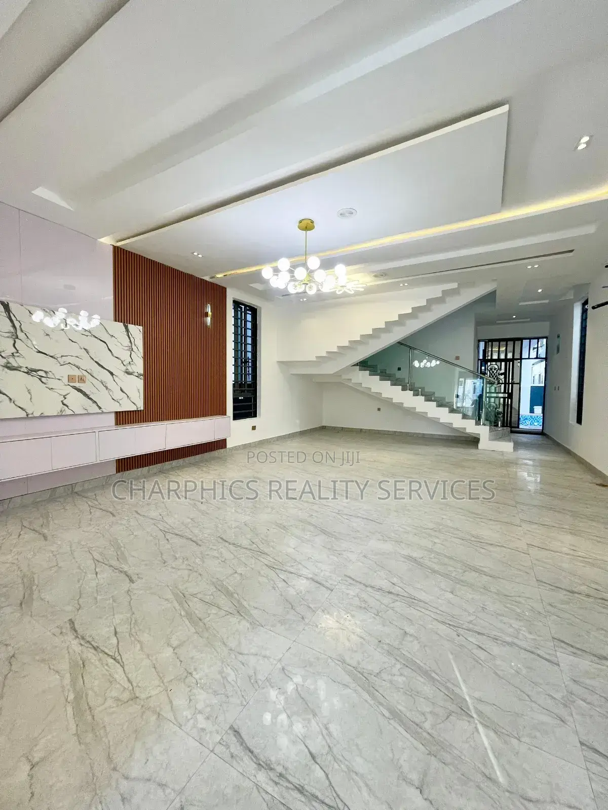 5bdrm Duplex In Osapa London For Sale