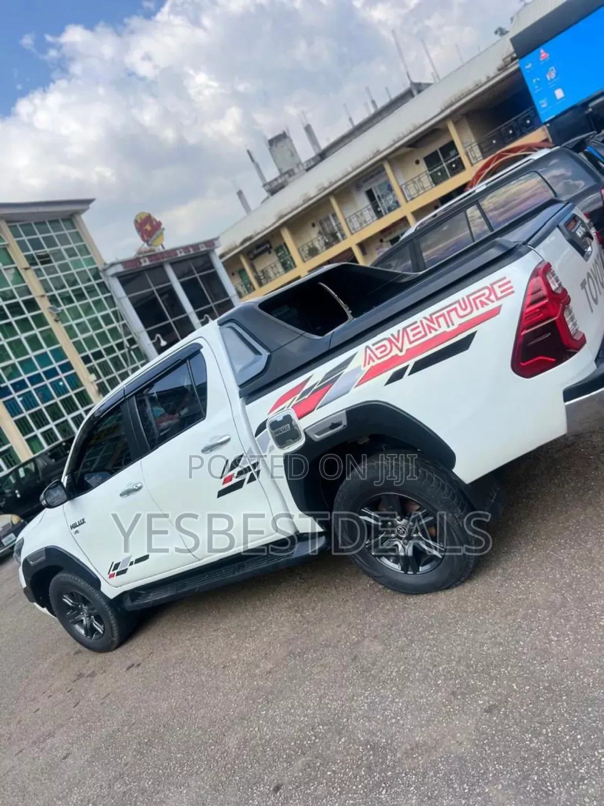 New Toyota Hilux 2021 White