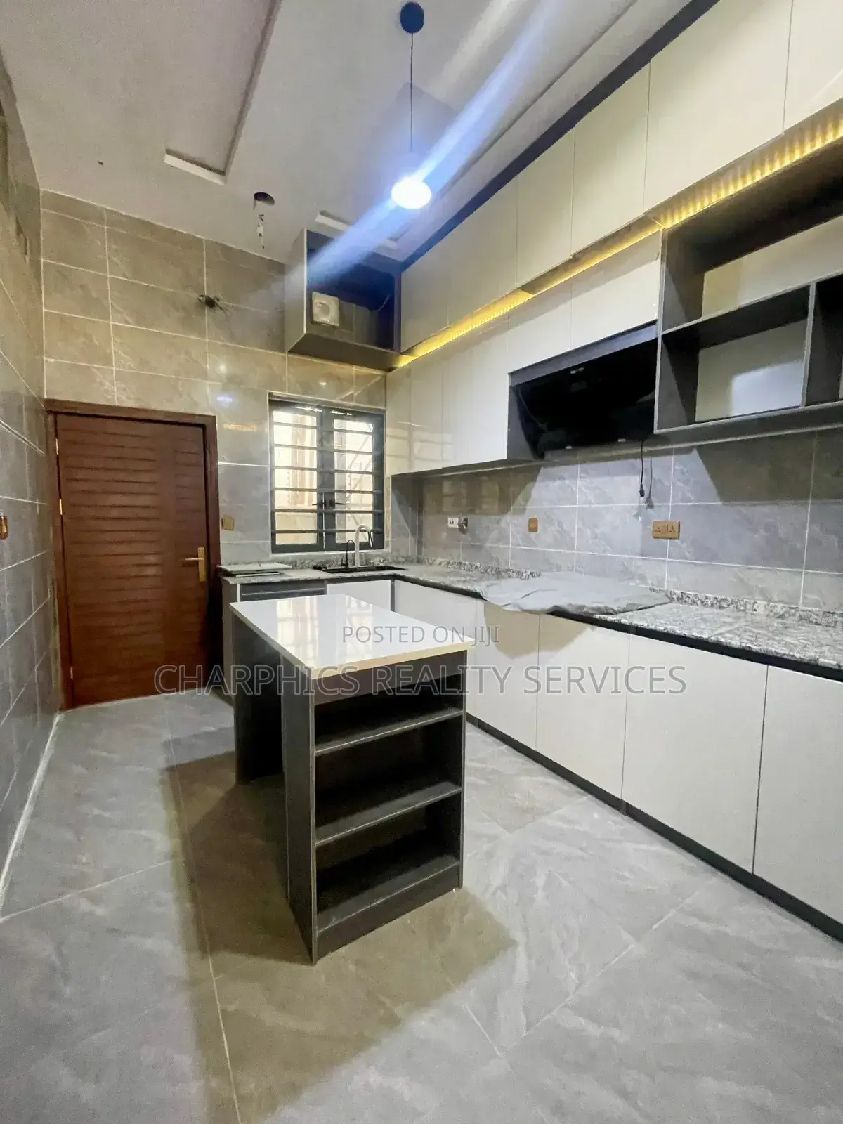4bdrm Duplex in Ikota for sale