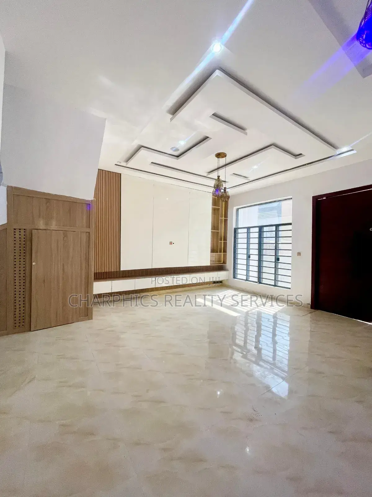 4bdrm Duplex in Ikota for sale