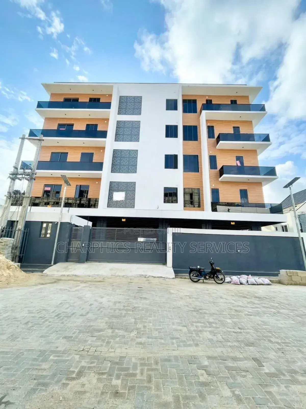 3bdrm Apartment in Ikate for sale