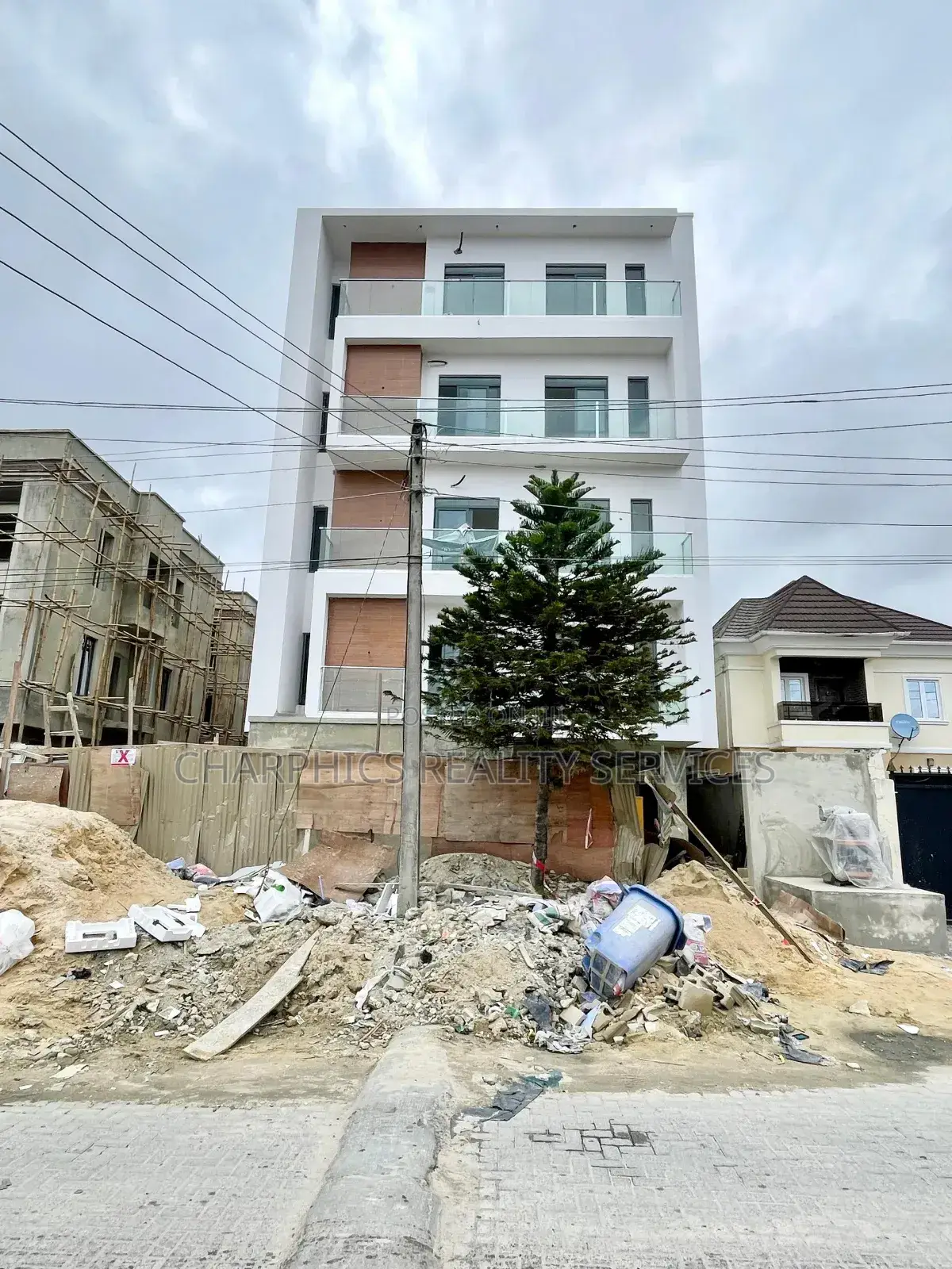 2bdrm Apartment in Lekki Phase 1 for sale