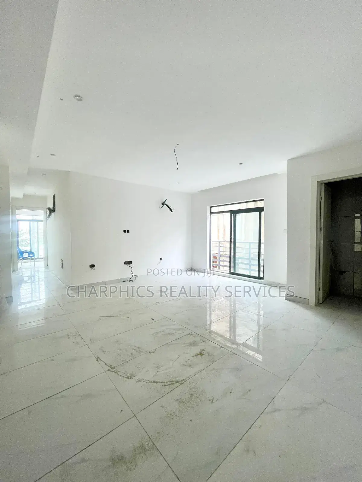 2bdrm Apartment in Lekki Phase 1 for sale