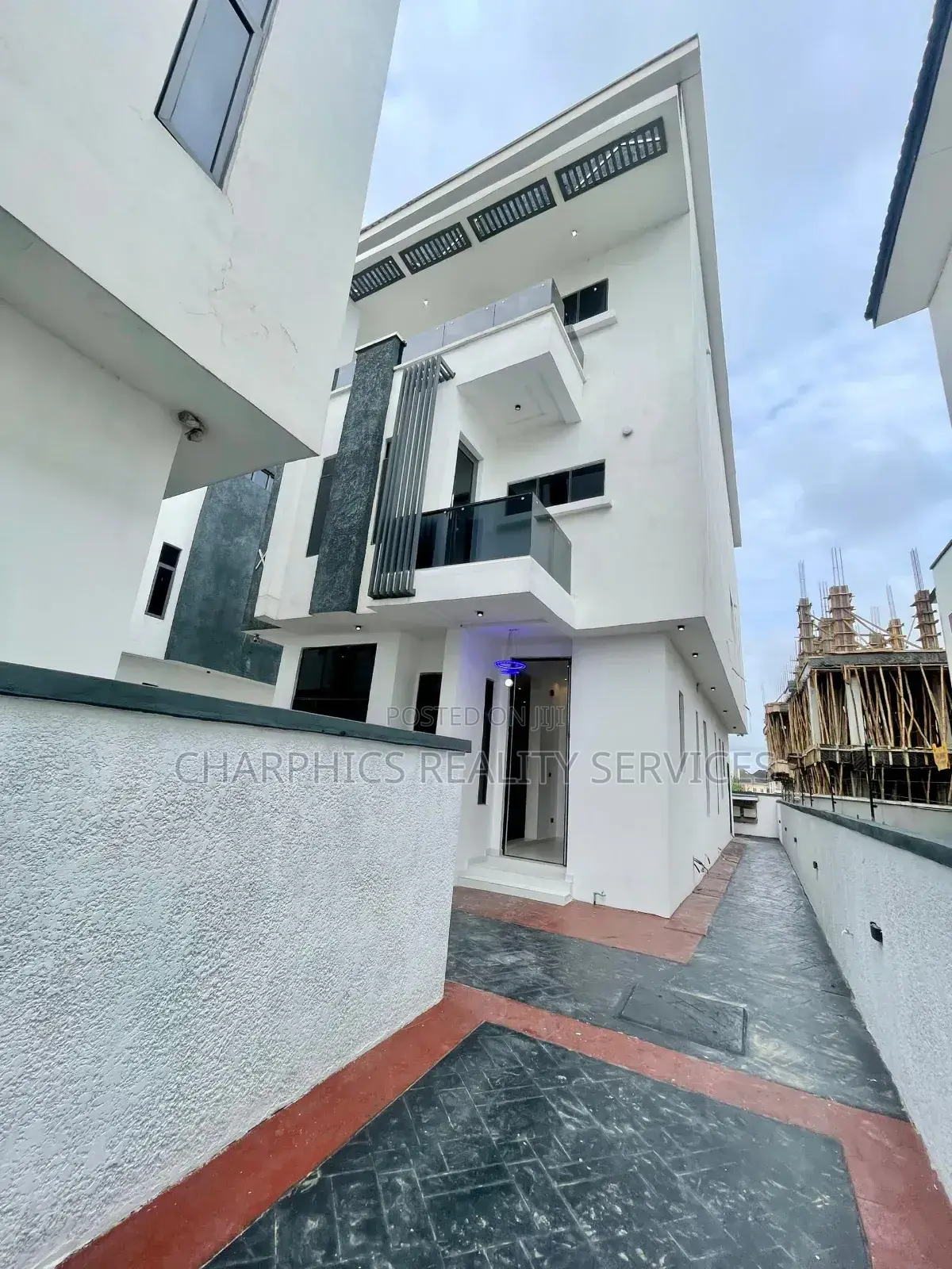 5bdrm Duplex in Ikate for sale
