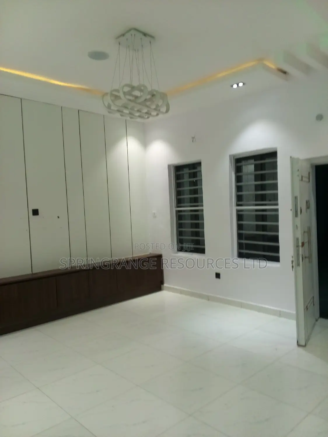 For Exquisite Interior and Exterior Painting Services