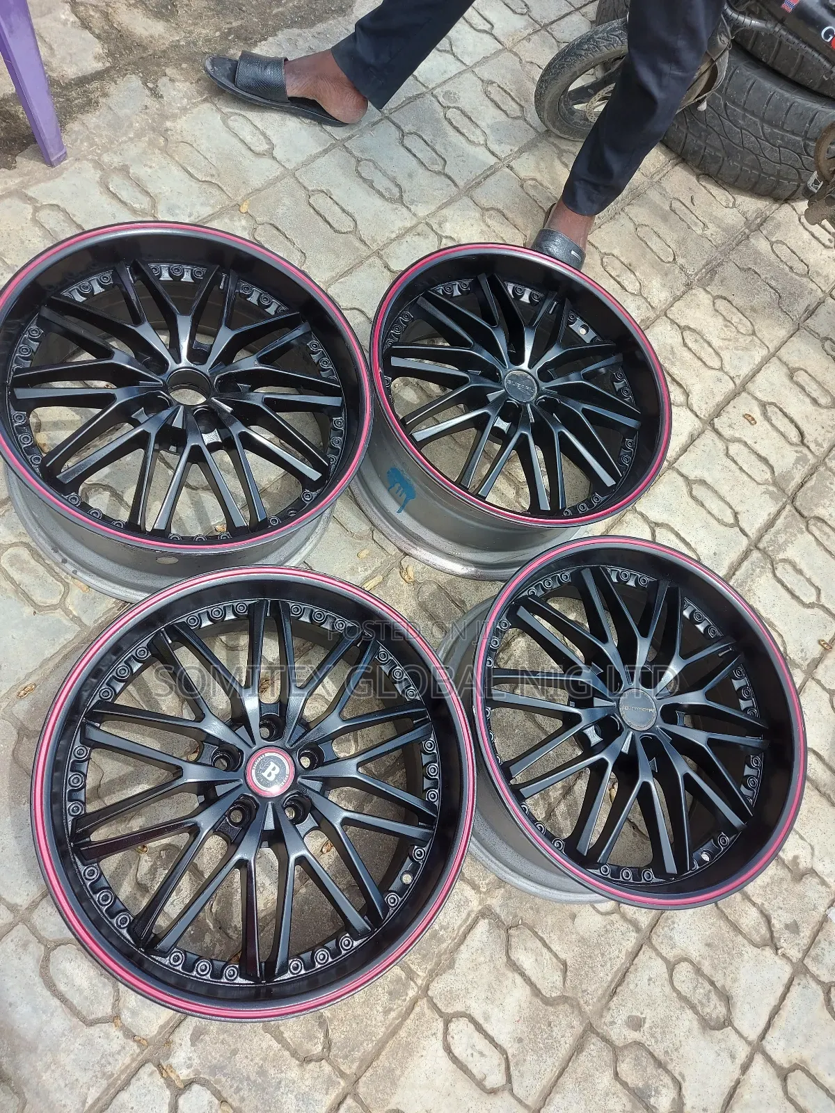19rim Alloyd Rim Black and Red.
