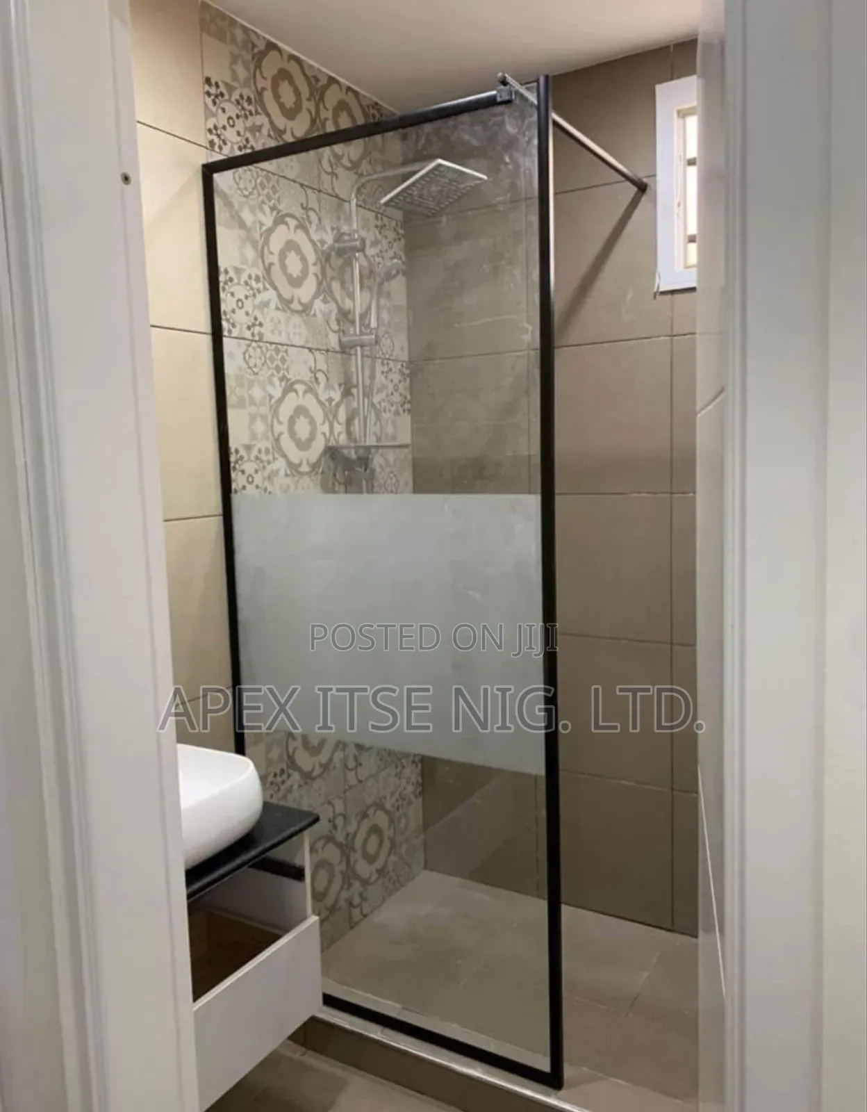 Single Glass Shower Cubicle