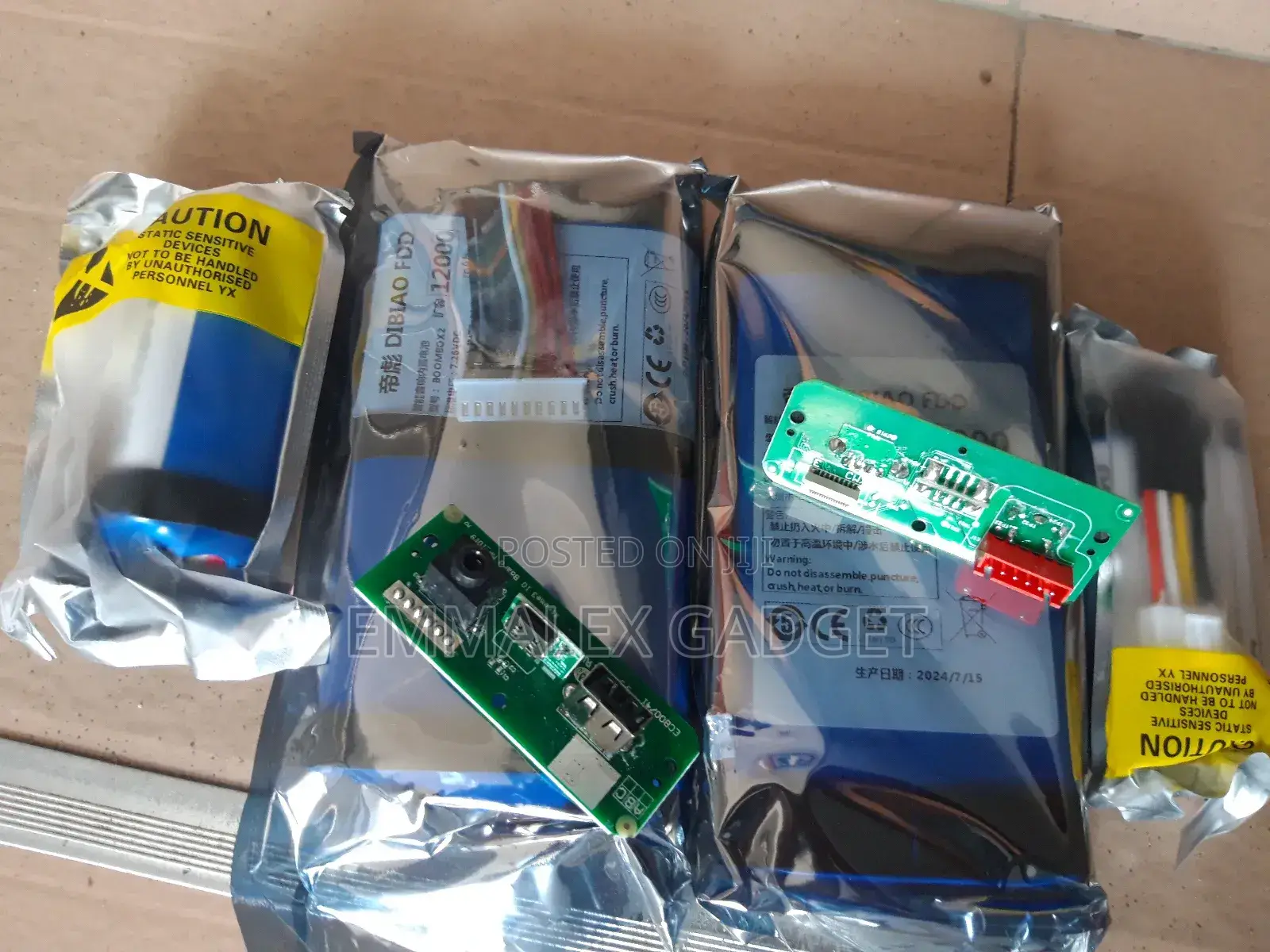 Boombox 2 , Boombox Batteries