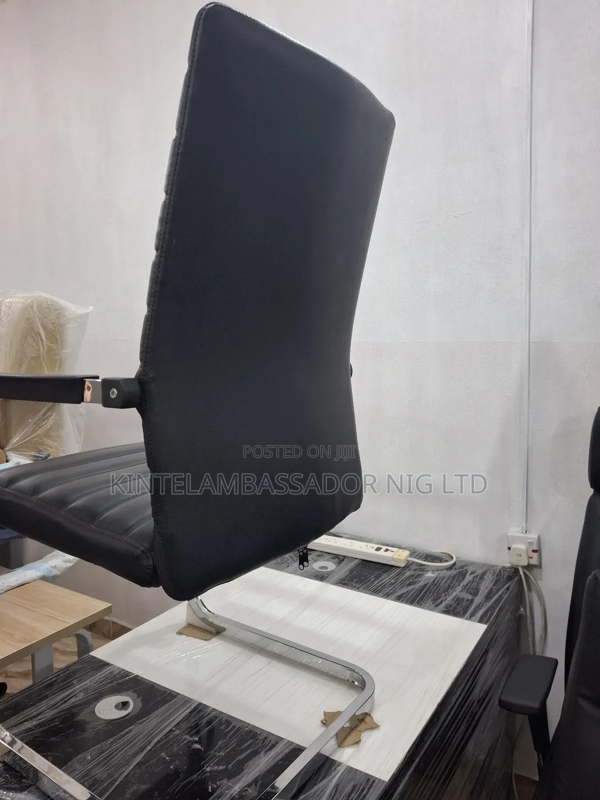 Visitor Executive Chair - Black