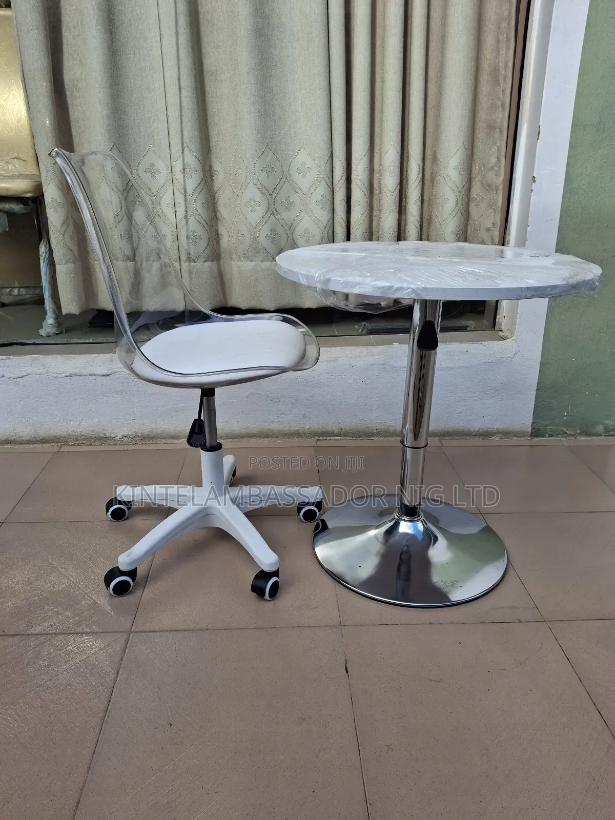 Tulip Table and Swivel Chair