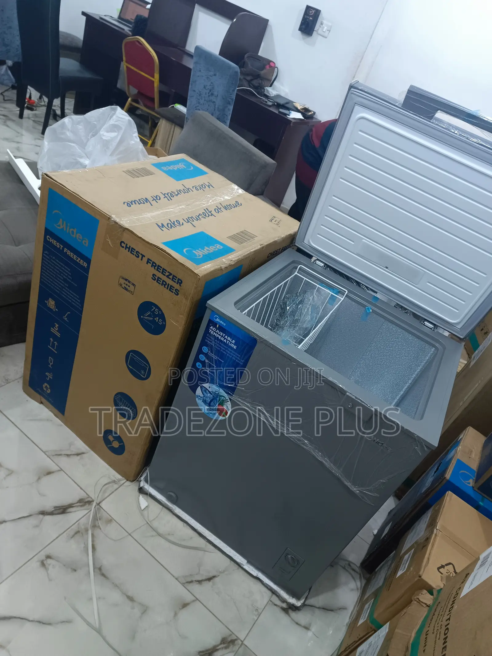 The EFFICIENT Midea Chest Freezer HS 186CN 150lts