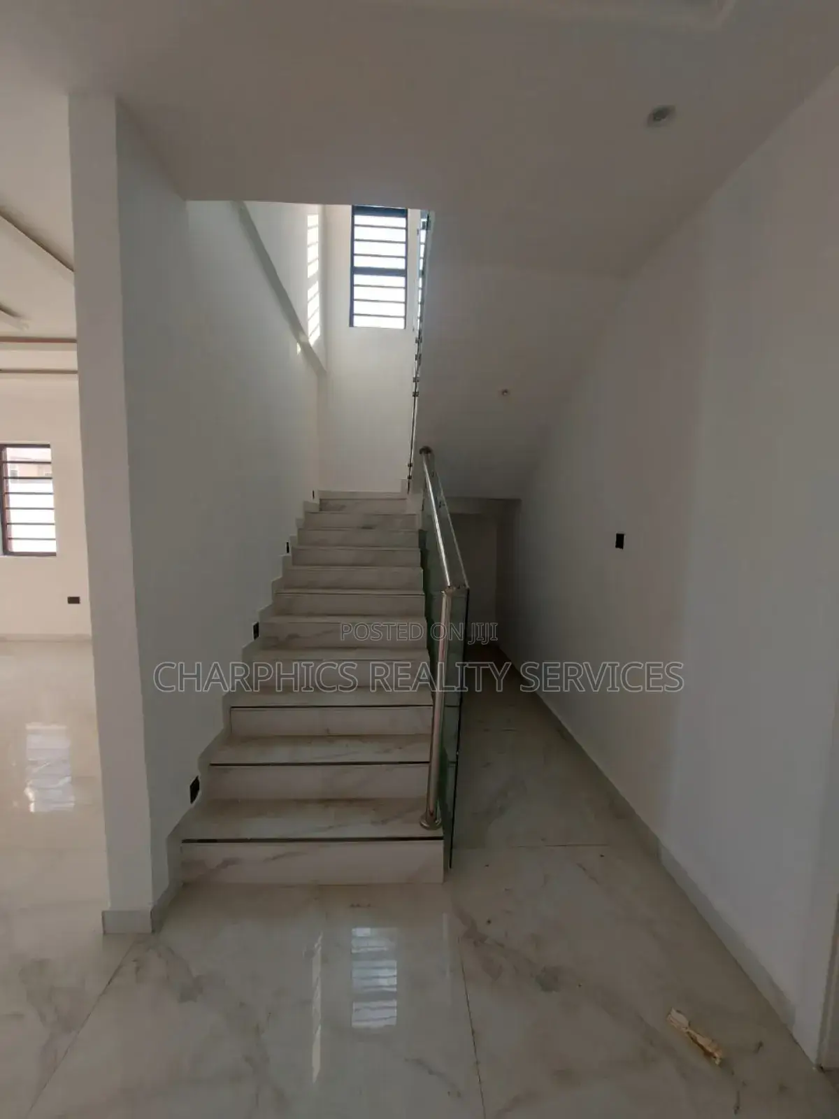 5bdrm Duplex in Magodo for sale