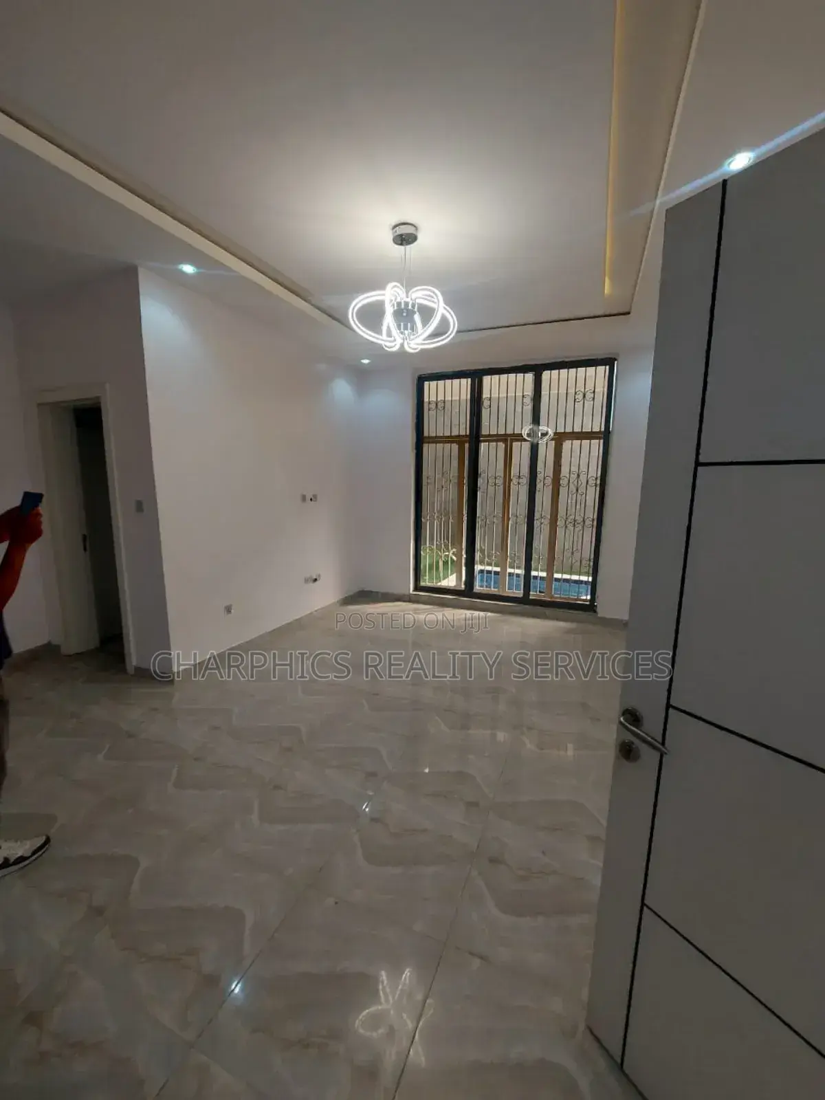 5bdrm Duplex in Magodo for sale