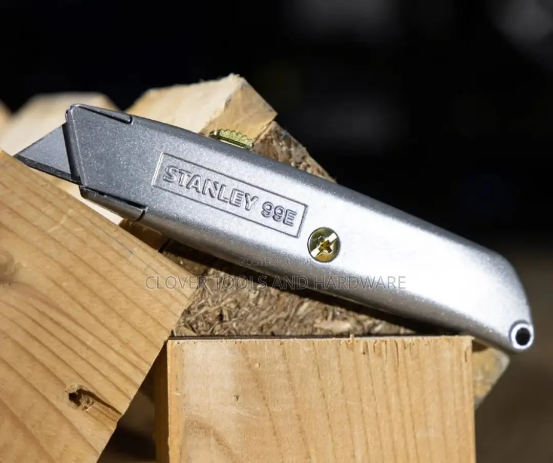 Stanley 99E Retractable Stanley Knife Grade 1 With 6 Blades