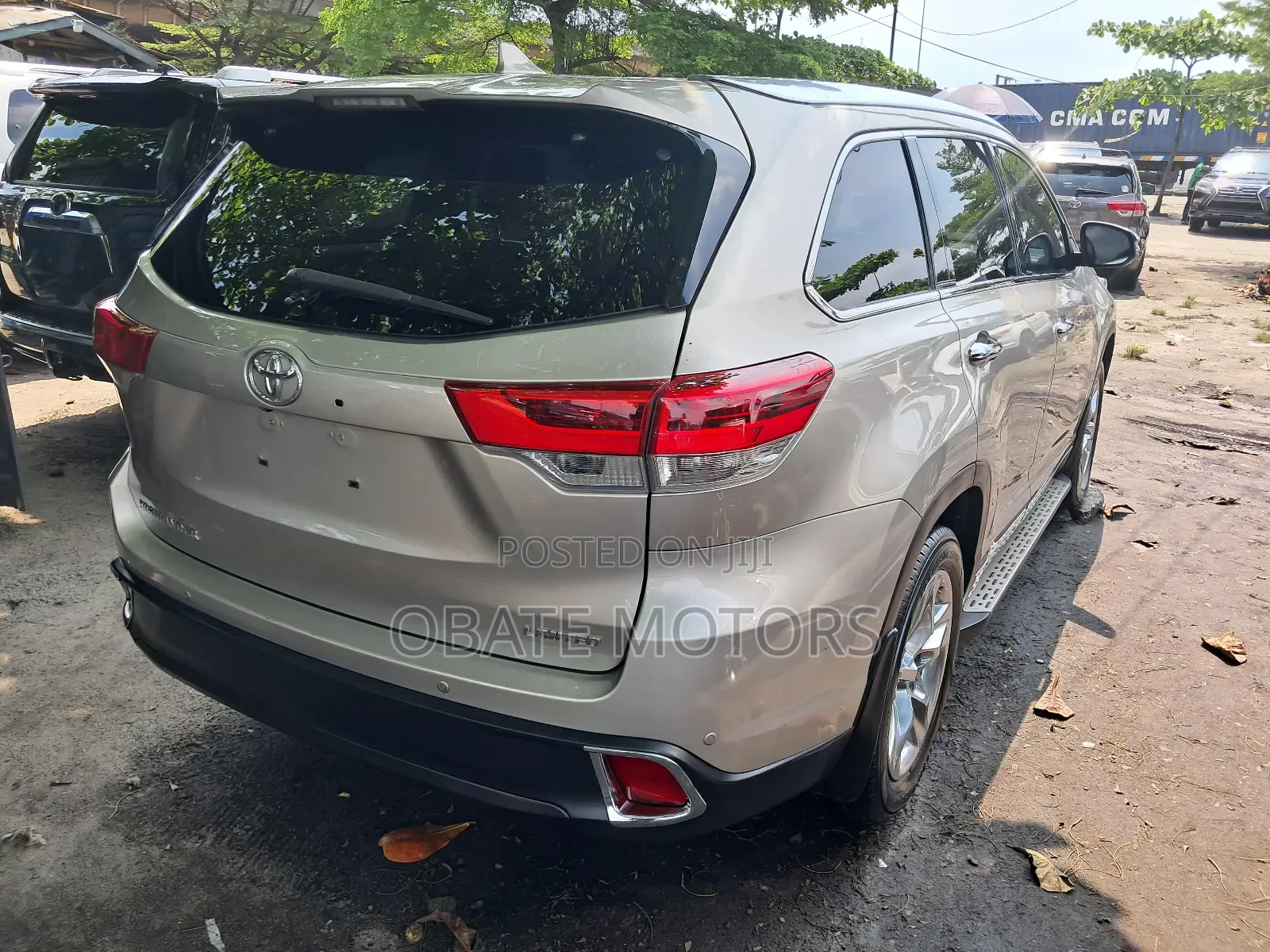 Toyota Highlander Limited Platinum V6 4x4 (3.5L 6cyl 6A) 2016 Gold