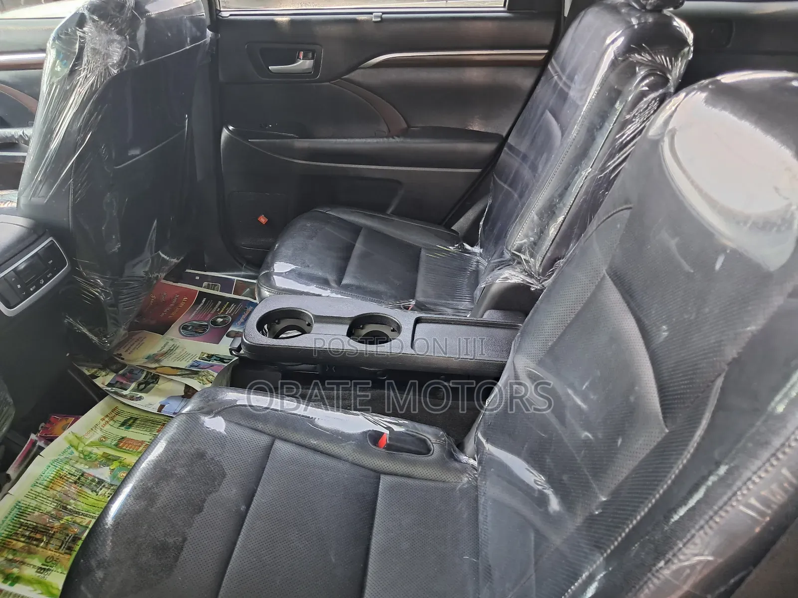 Toyota Highlander Limited Platinum V6 4x4 (3.5L 6cyl 6A) 2016 Gold