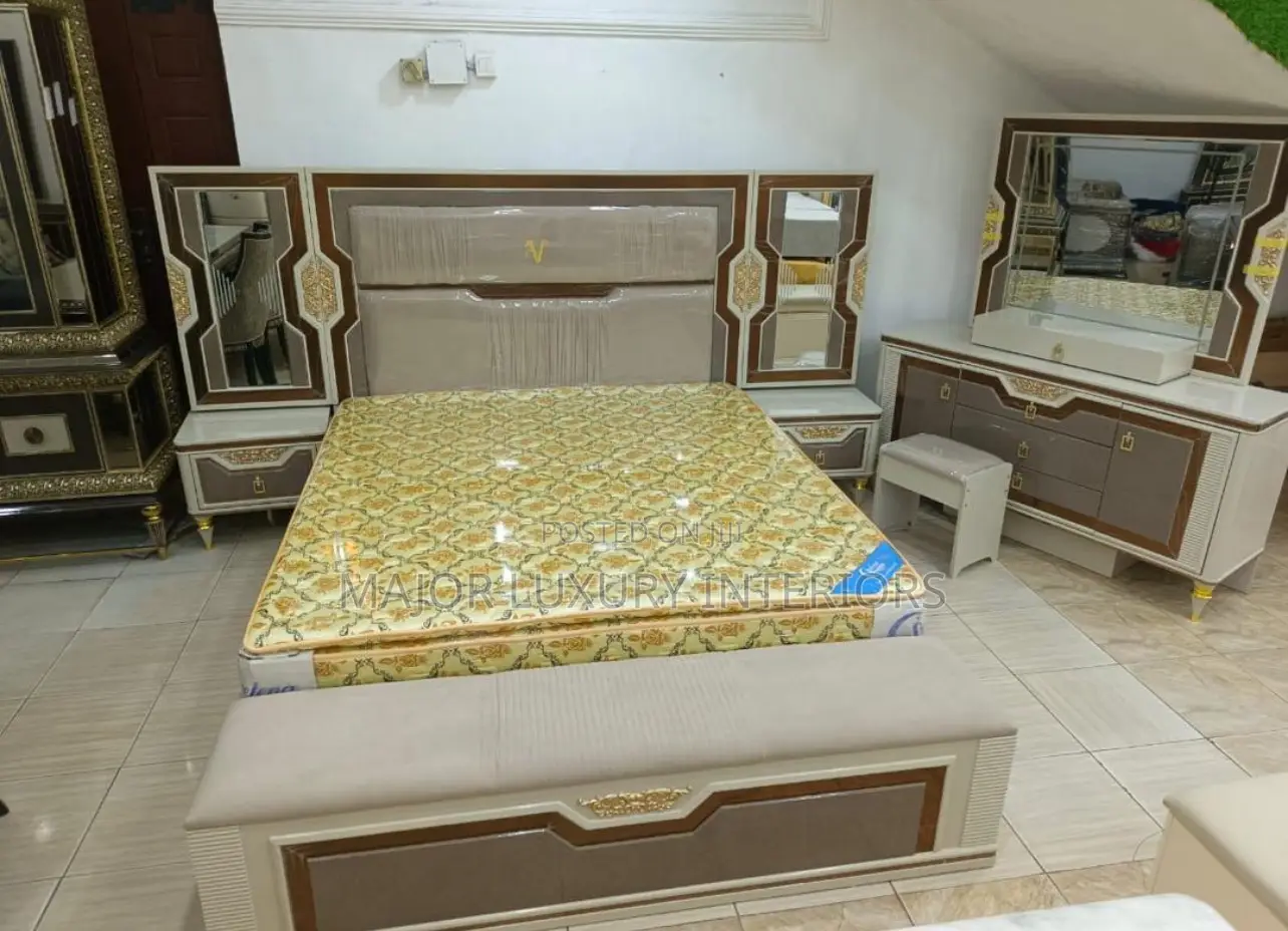 Original Quality Bed Set Complete.