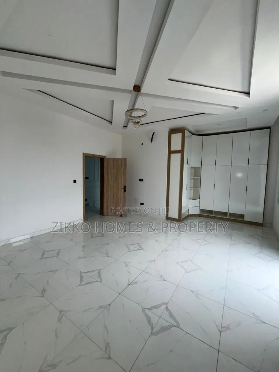 Furnished 5bdrm Duplex in Ikota for sale