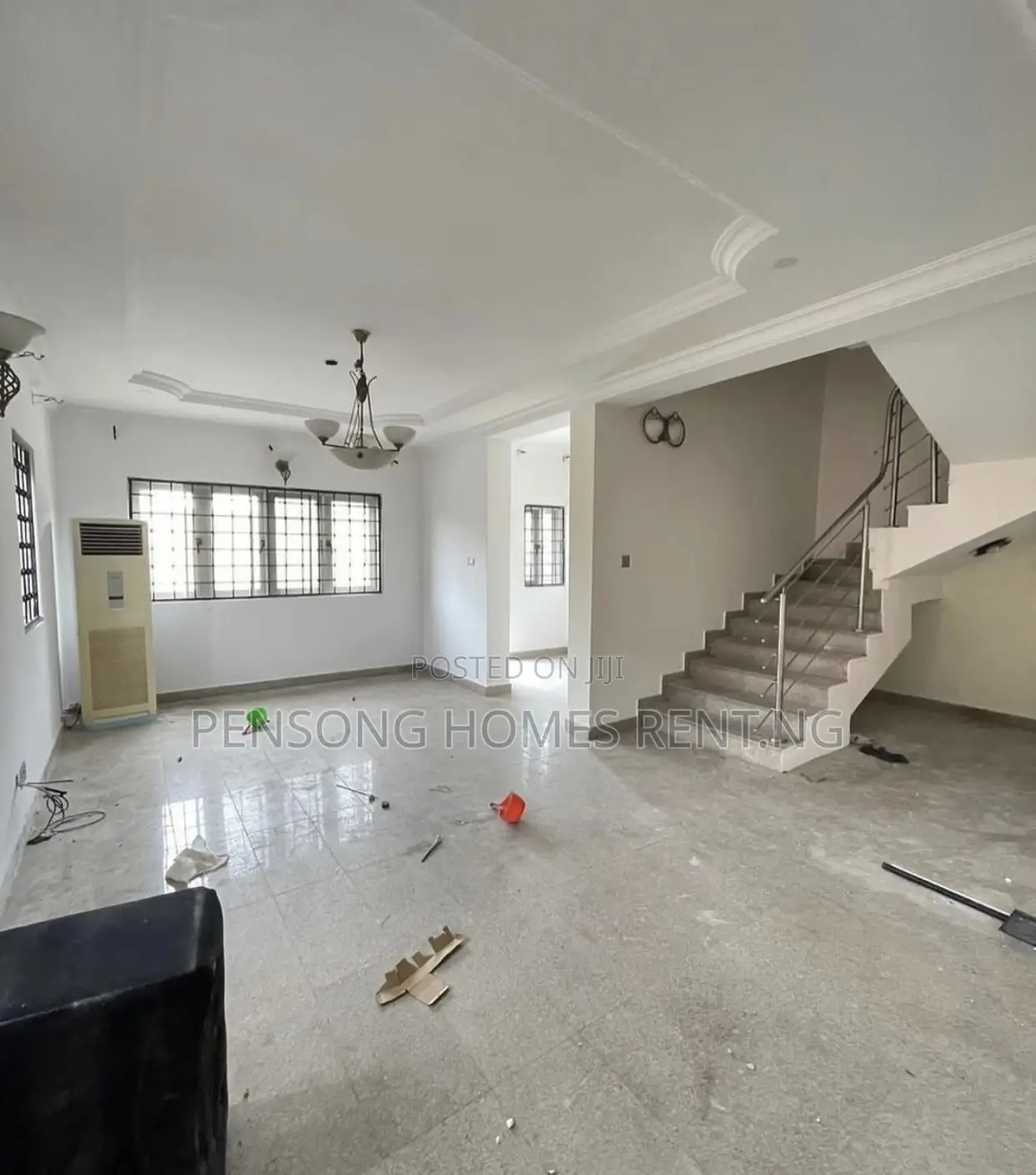 8bdrm Apartment in Lekki Phase 1 for rent