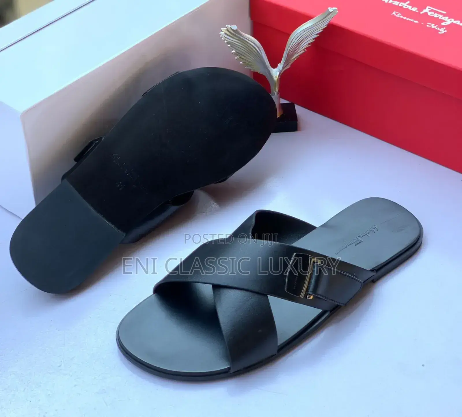 Super High Quality Luxury Men's Slippers Ferragamo Available