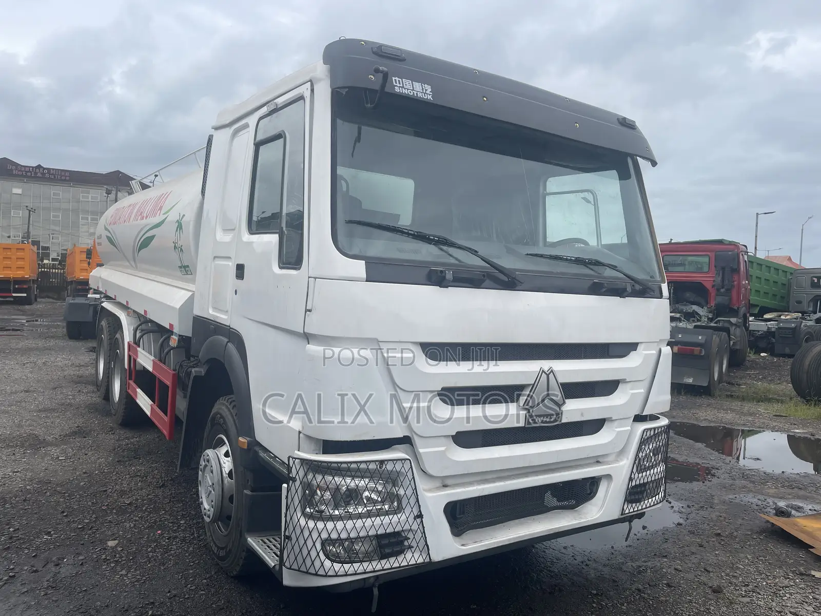Foreign Used Howo Water Tanker Truck With Sprayers.