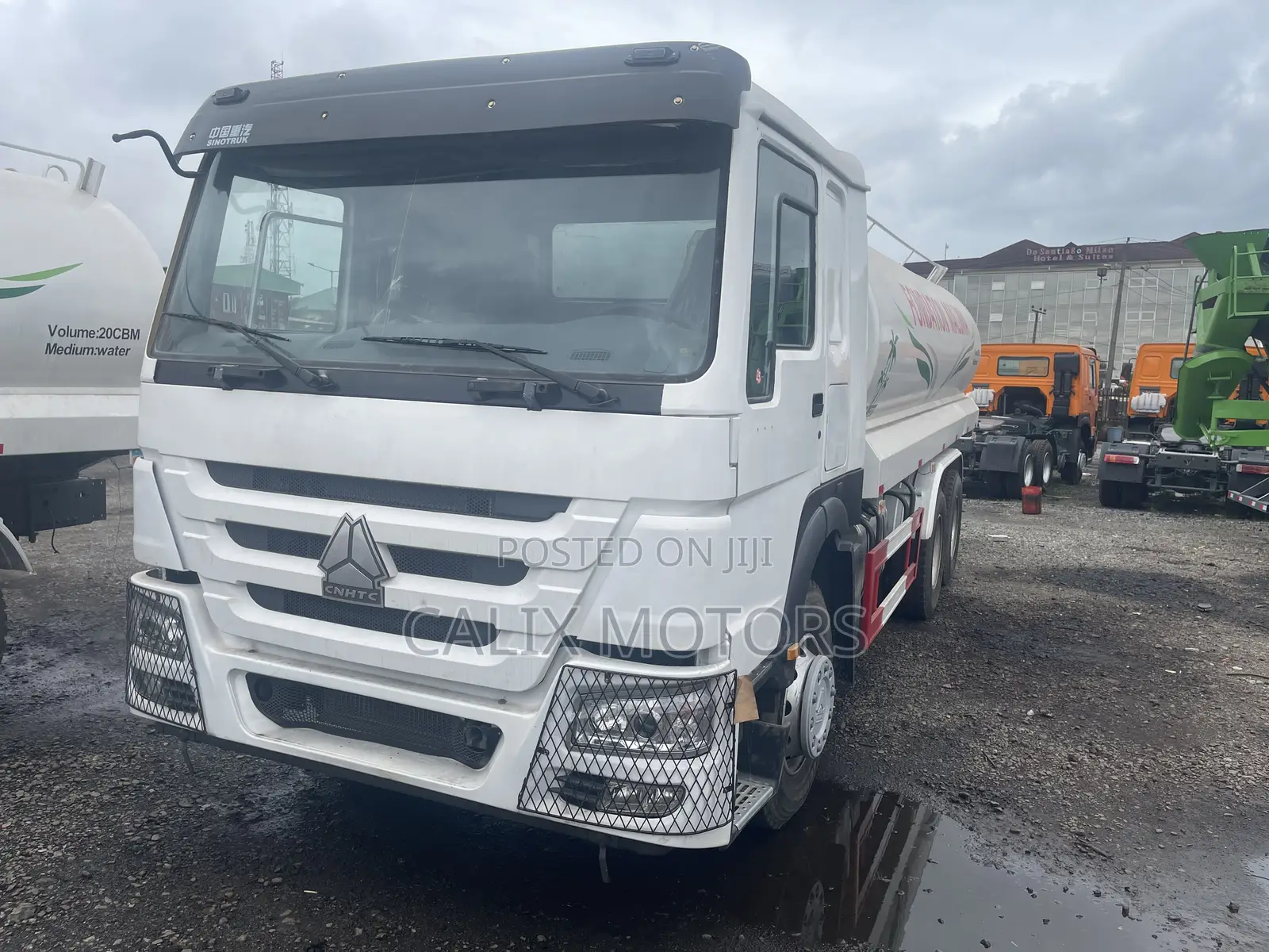 Foreign Used Howo Water Tanker Truck With Sprayers.