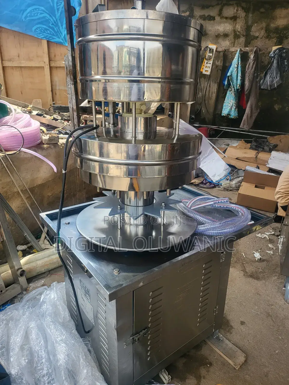 12nuzzle Liquid Filling Machine