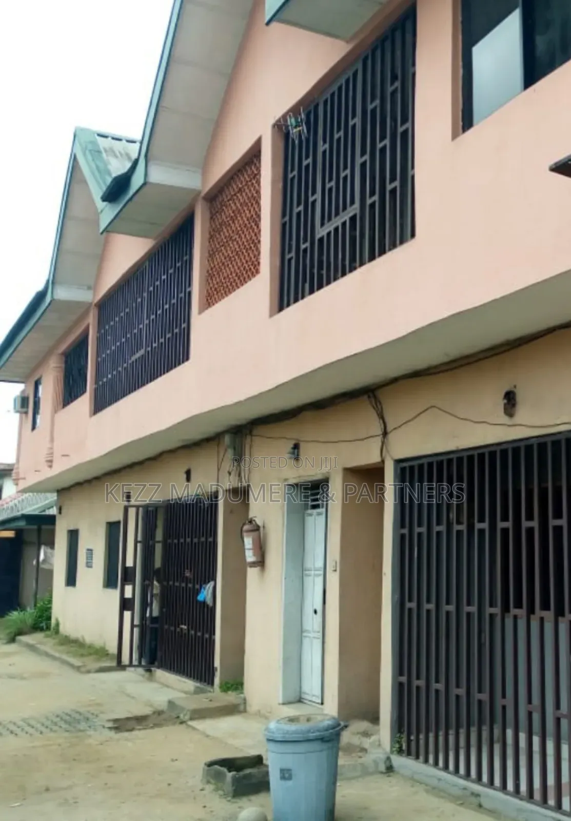 5bdrm Block of Flats in Woji , Port Harcourt for sale