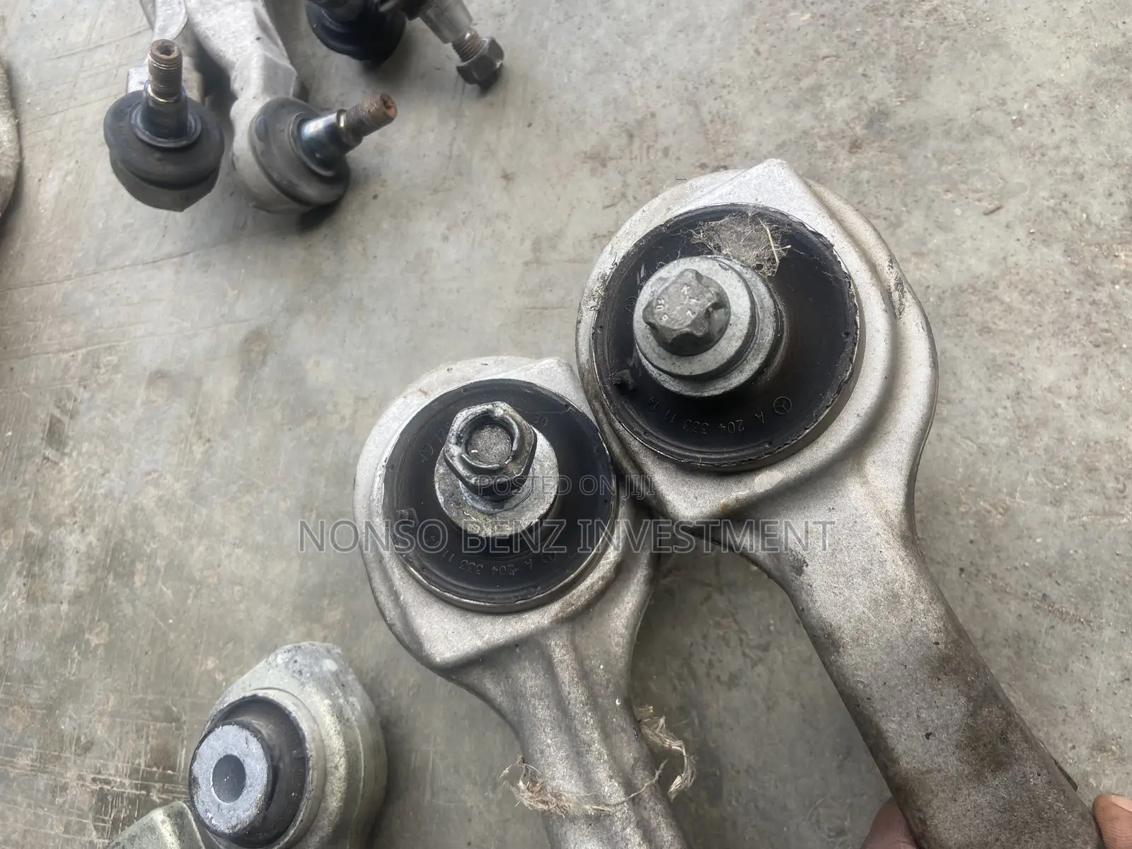 Control Arms(Lower Arm) C300(204)
