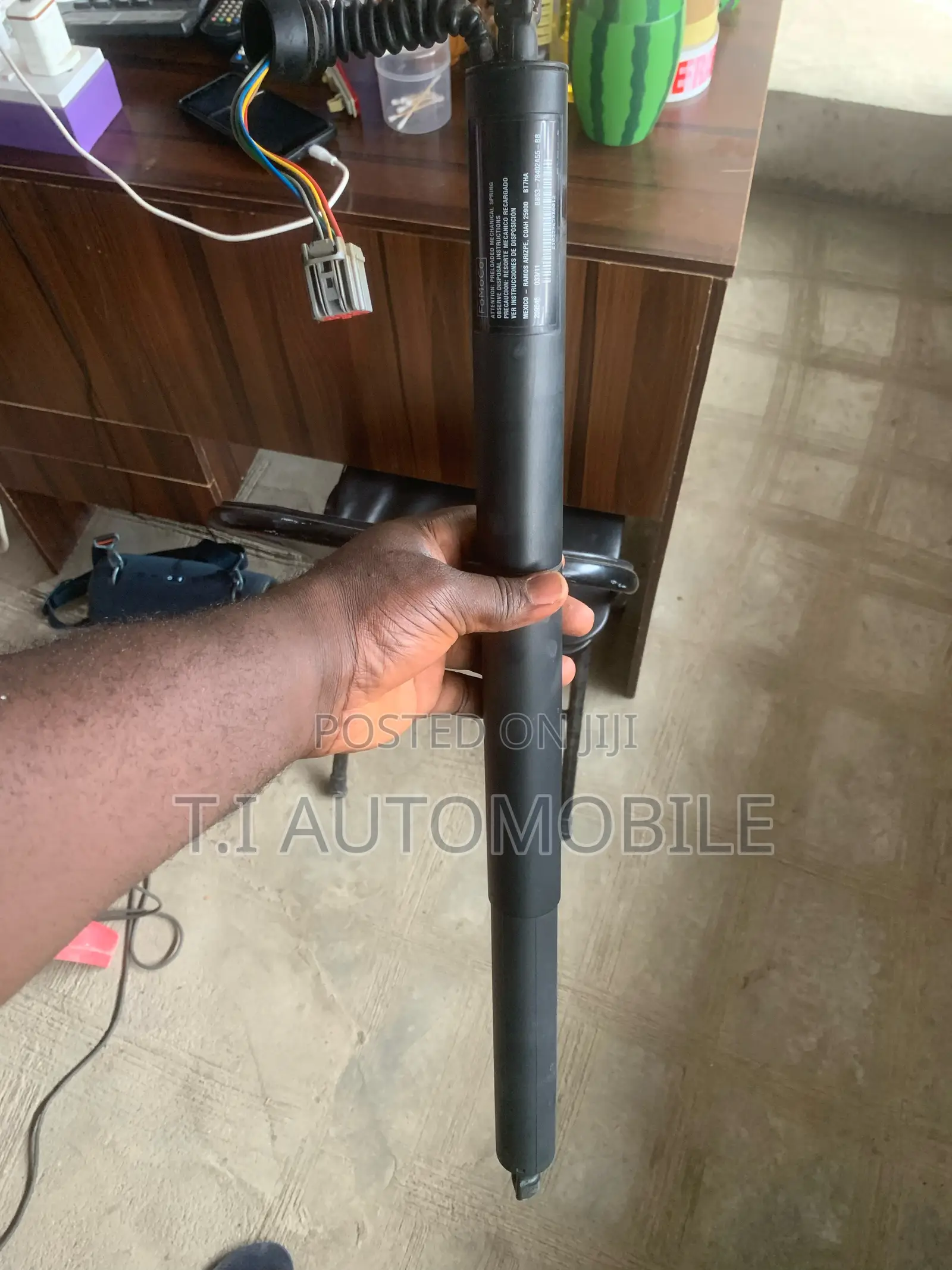 Automatic Boot Shock For Ford Explorer 2013 Models