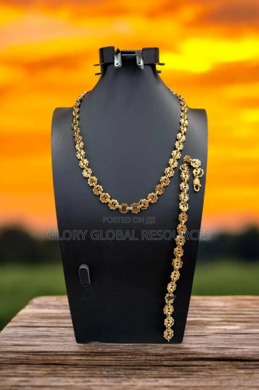 Necklace Ear Rings -
Steel Set