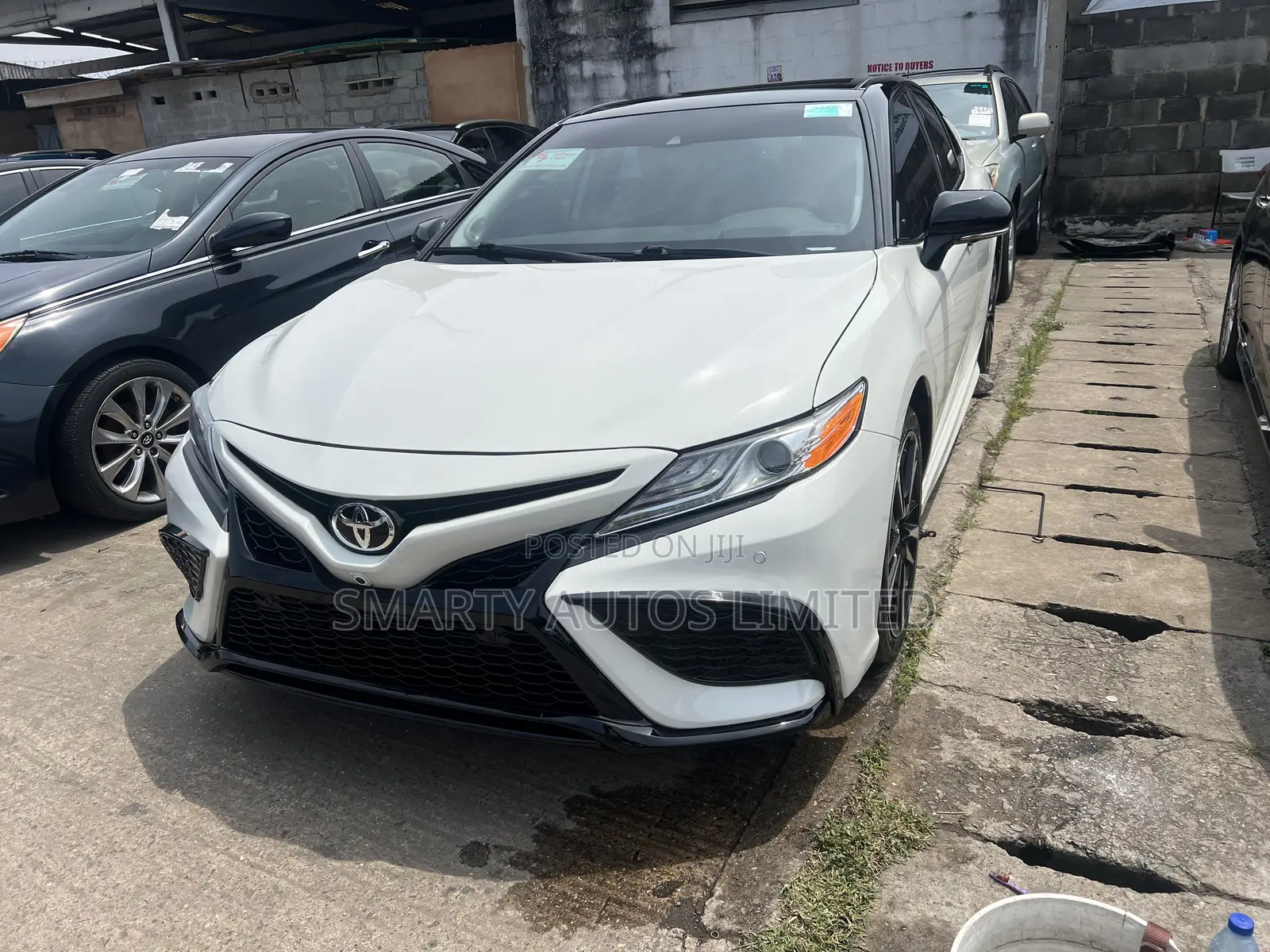 Toyota Camry XSE FWD 2020 White